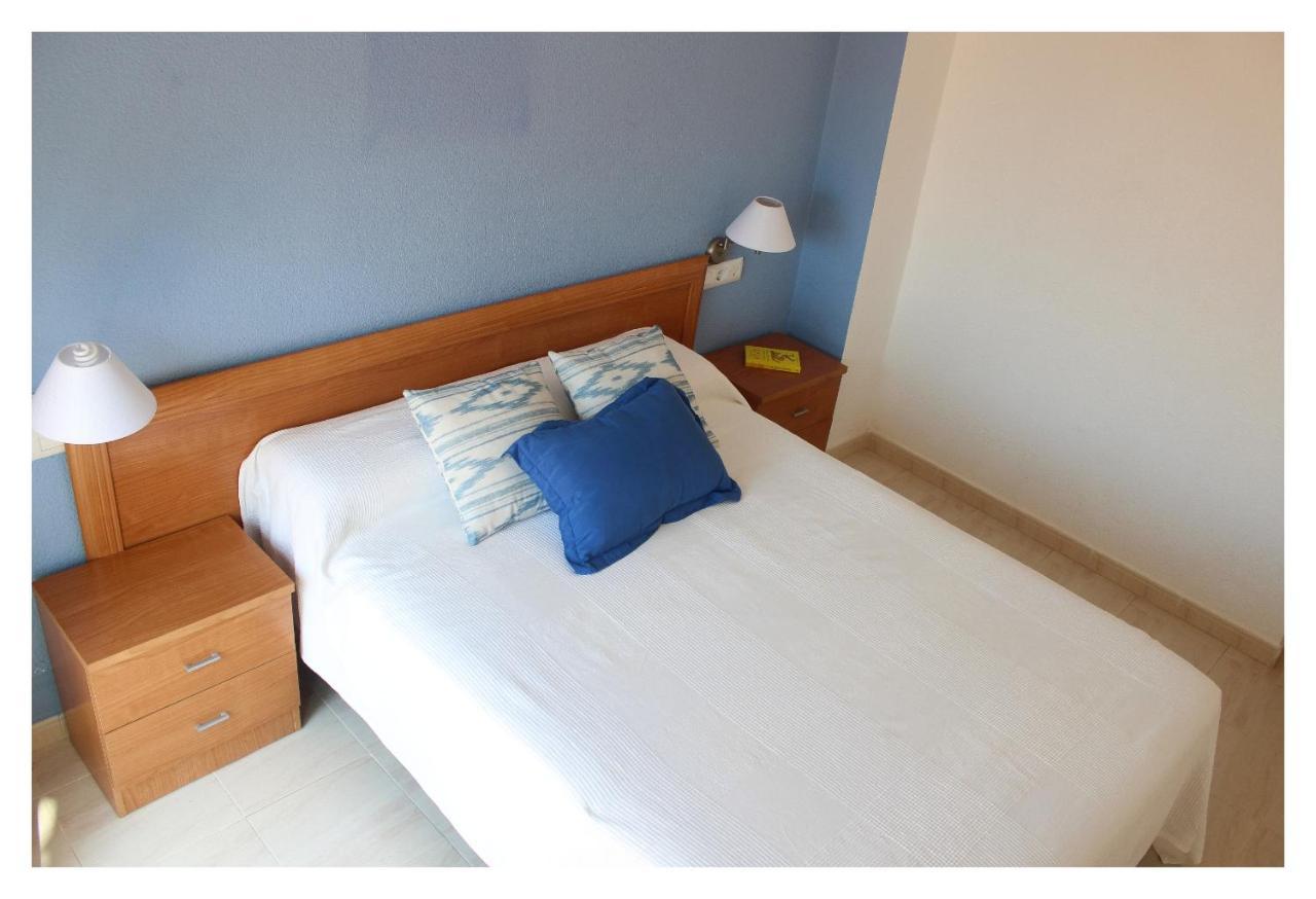 Inma Mayor En Primera Linea De Playa, Con Parking Y Piscina