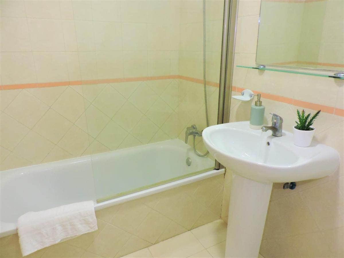 Inma Mayor En Primera Linea De Playa, Con Parking Y Piscina * Los Canos De Meca
