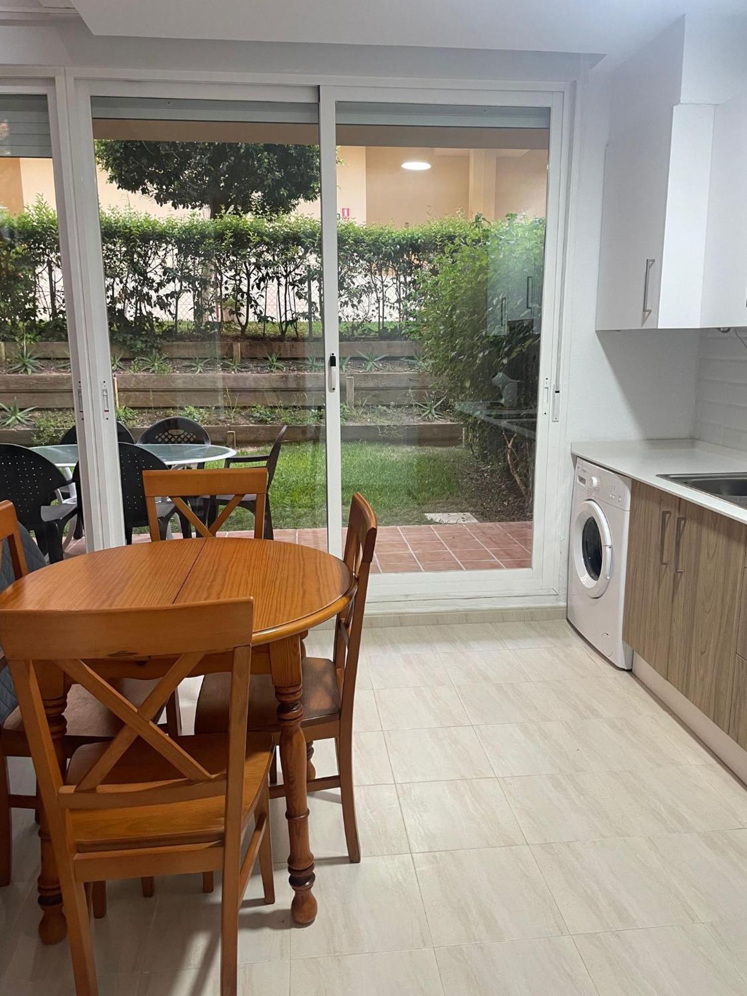 Apartment Inma Mayor En Primera Linea De Playa, Con Parking Y Piscina
